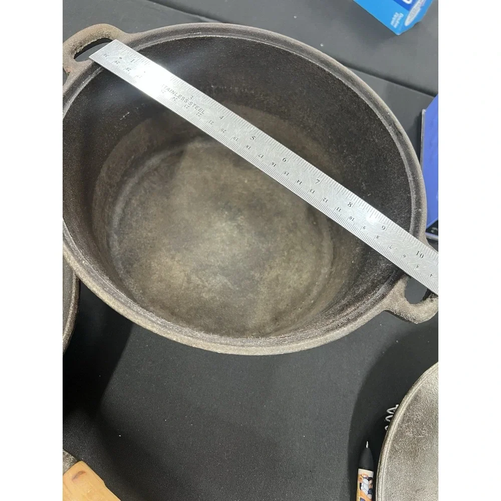 WKM 4.5 Qt. Cast Iron Dutch Oven w/ Matching‎ Lid 10in Fry Pan